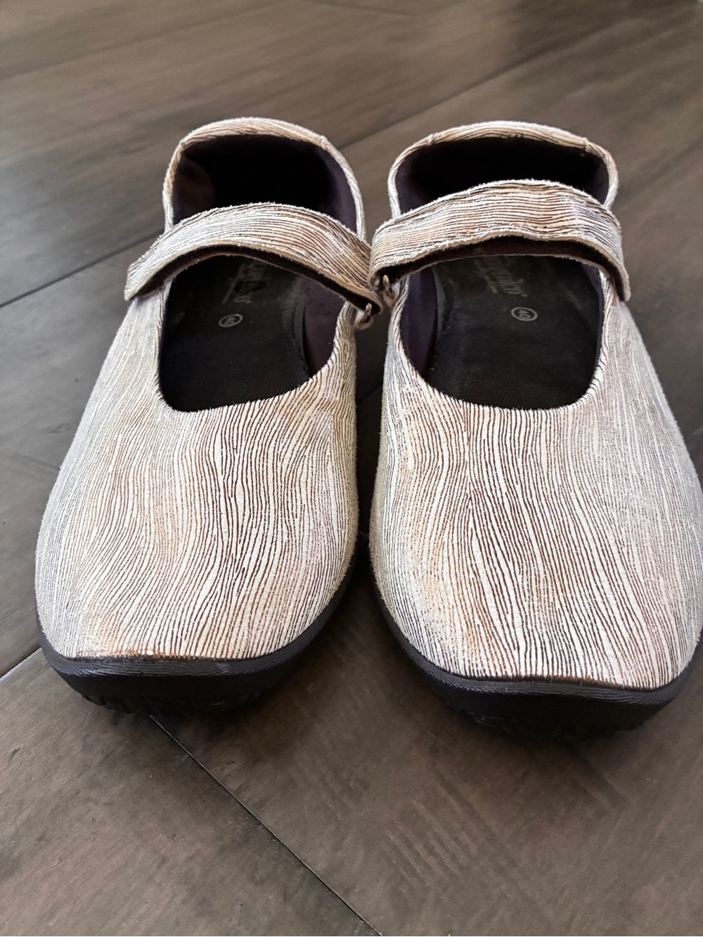 Arcopedico Merceditas Mary Jane Shows in Black and White Wave - Size 40 (US 9) - Picture 2 of 12